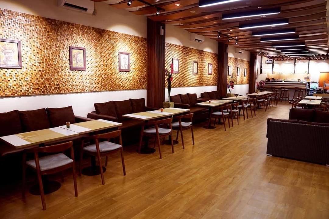 Elohim Hotel Sentani ジャヤプラ エクステリア 写真