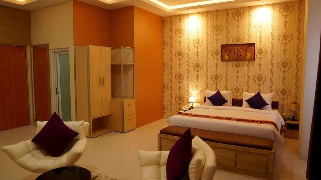 Elohim Hotel Sentani ジャヤプラ エクステリア 写真