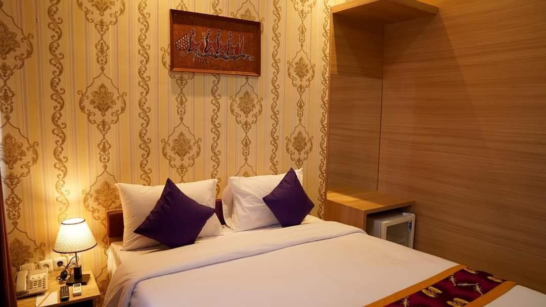 Elohim Hotel Sentani ジャヤプラ エクステリア 写真